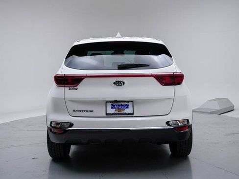 Used 2022 Kia Sportage LX image 5