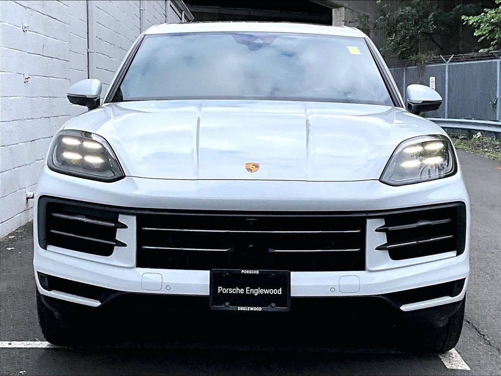 Certified 2024 Porsche Cayenne AWD/4WD image 8