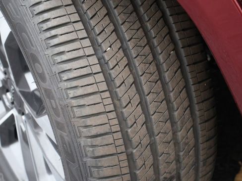 Used 2024 Jeep Grand Cherokee Overland image 12