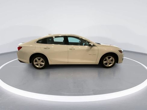Used 2023 Chevrolet Malibu LT image 9