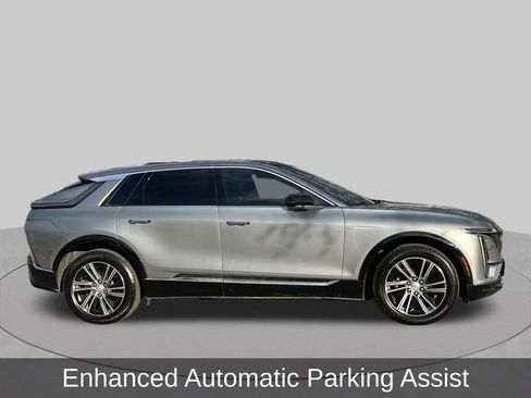 Used 2024 Cadillac Lyriq Luxury AWD/4WD image 7