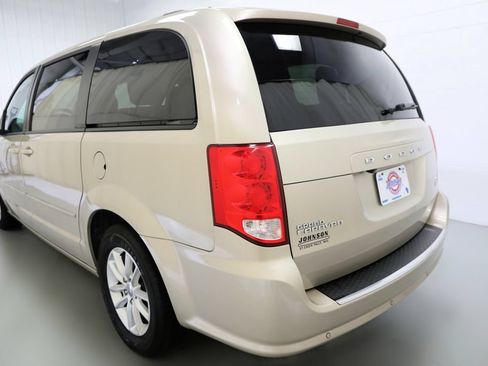 Used 2016 Dodge Grand Caravan SXT w/ Rear Park Assist Package FWD image 23