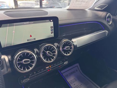 Used 2021 Mercedes-Benz GLB 35 AMG 4MATIC image 34