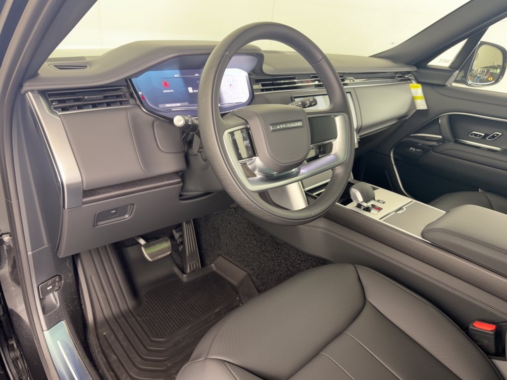 New 2026 Land Rover Range Rover Long Wheelbase SE AWD/4WD image 4
