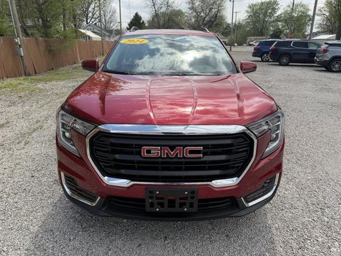 Used 2024 GMC Terrain SLE w/ Driver Convenience Package image 8
