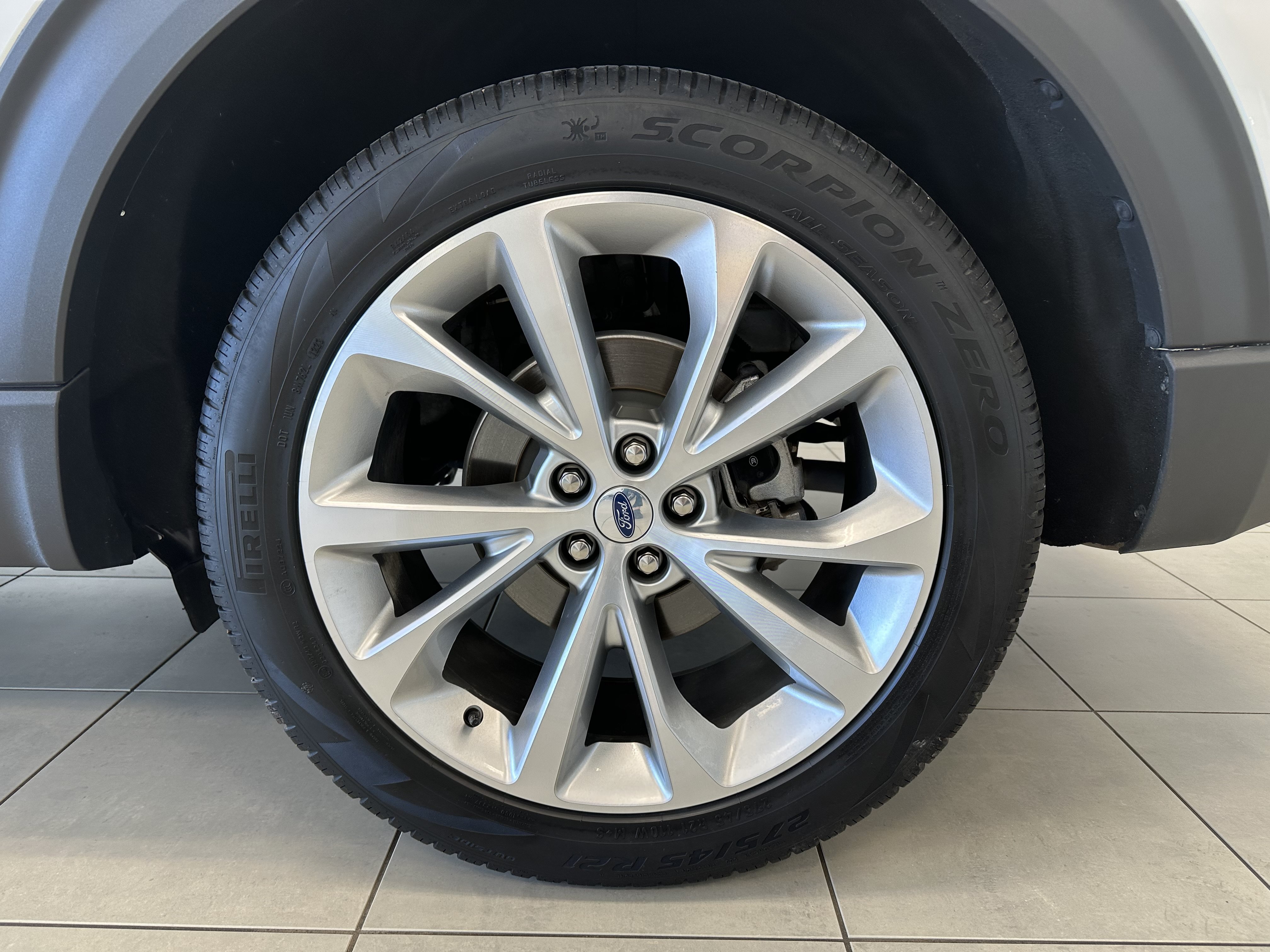Used 2023 Ford Explorer Platinum w/ Technology Package AWD/4WD image 8