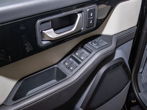 Used 2025 INEOS Grenadier Fieldmaster Edition image 14