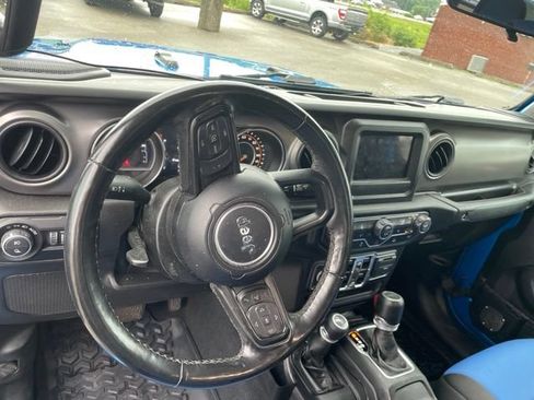 Used 2022 Jeep Gladiator Sport AWD/4WD image 24