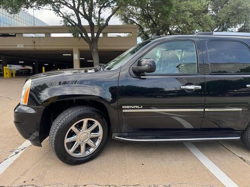Used 2012 GMC Yukon Denali AWD/4WD image 4