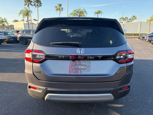 Used 2025 Honda Pilot EX-L image 6