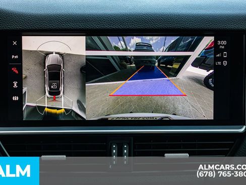 Used 2023 Porsche Cayenne Platinum Edition image 41