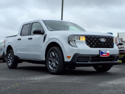 New 2025 Ford Maverick XLT w/ XLT Luxury Package image 3