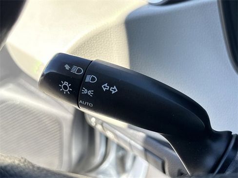 Used 2020 Toyota Corolla LE image 31