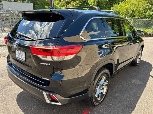 Used 2017 Toyota Highlander Limited Platinum AWD/4WD image 5