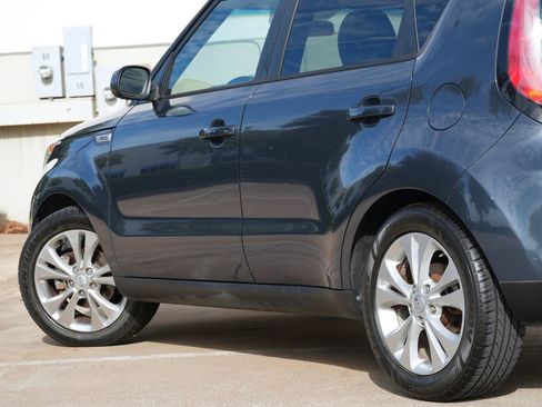 Used 2015 Kia Soul + w/ Primo Package FWD image 33