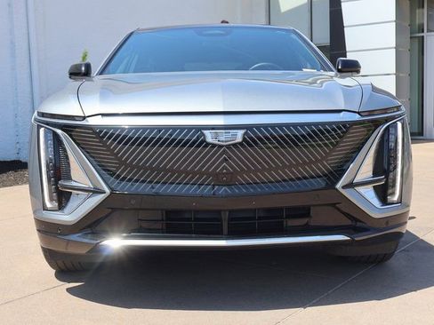Certified 2024 Cadillac Lyriq Luxury RWD image 3