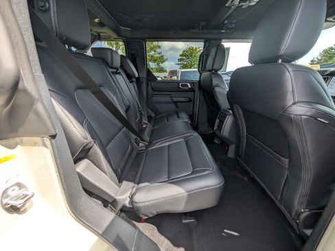 New 2026 Ford Bronco Outer Banks AWD/4WD image 7