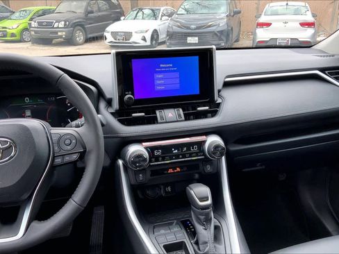 Used 2025 Toyota RAV4 XLE Premium image 7