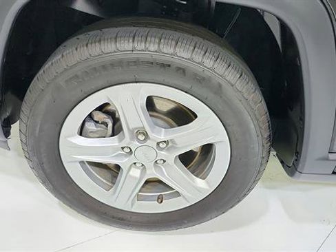 Used 2023 Jeep Compass Sport AWD/4WD image 33
