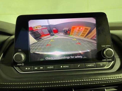 Certified 2022 Nissan Rogue SV image 14