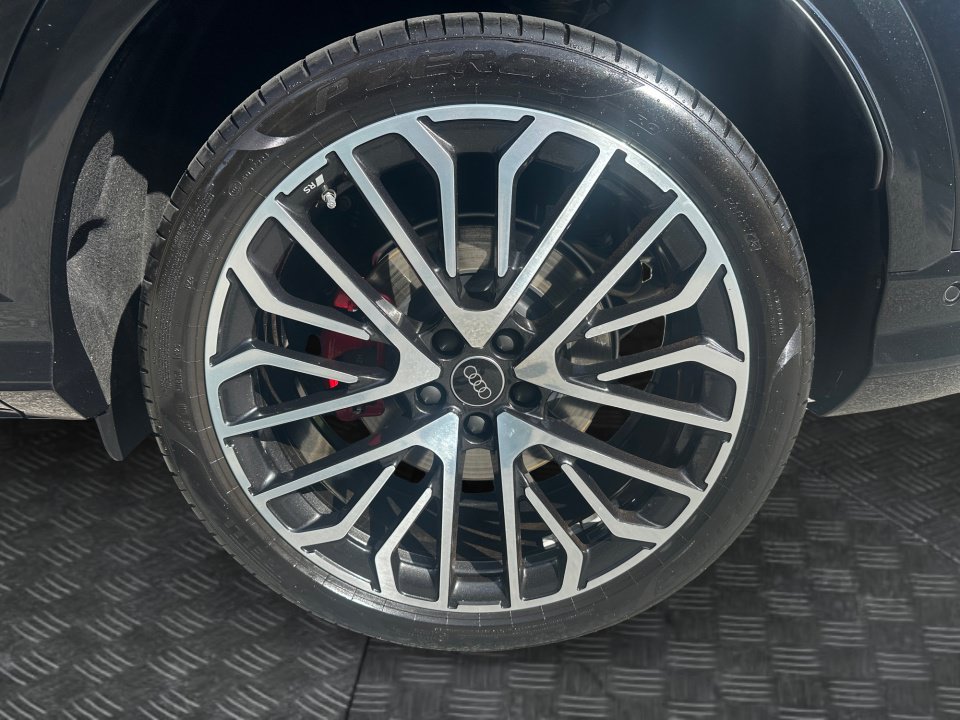 Used 2025 Audi SQ5 Prestige AWD/4WD image 20