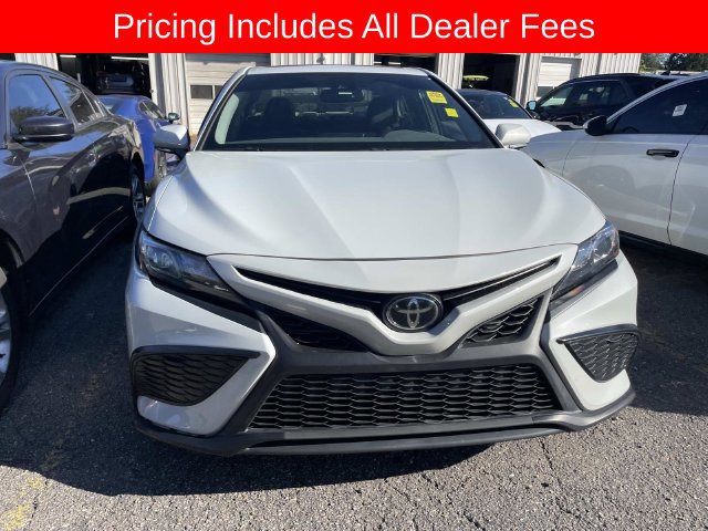 Used 2024 Toyota Camry SE w/ Convenience Package FWD image 14