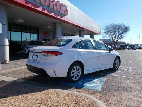 Used 2025 Toyota Corolla LE image 5