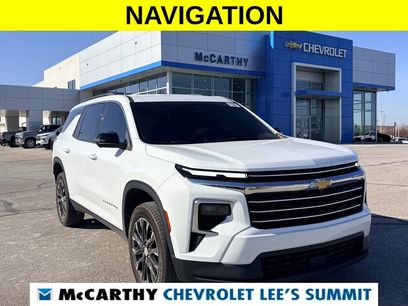 Used 2024 Chevrolet Traverse LT