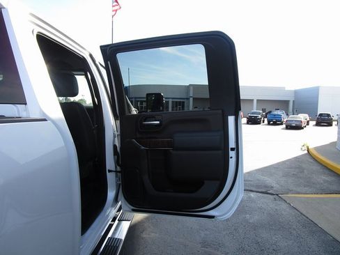 Used 2020 GMC Sierra 3500 Denali w/ Denali Ultimate Package image 24