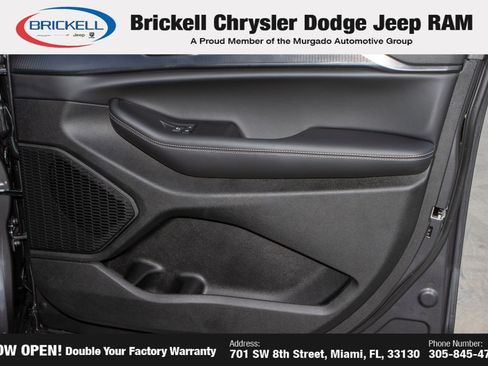 New 2025 Jeep Grand Cherokee Laredo image 12