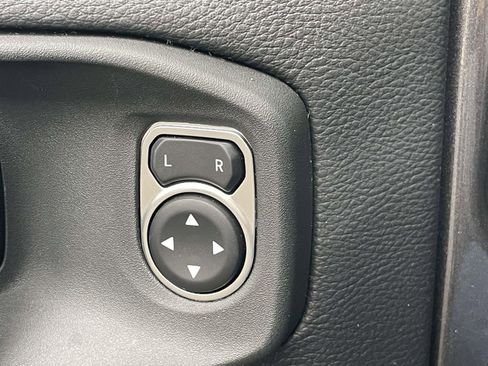 Used 2023 Jeep Wrangler Sahara w/ Cold Weather Group image 17