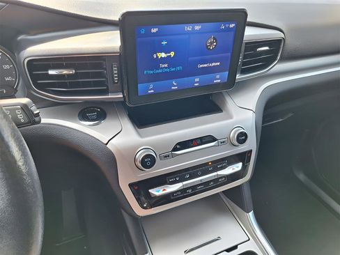 Used 2022 Ford Explorer XLT w/ Equipment Group 202A image 13