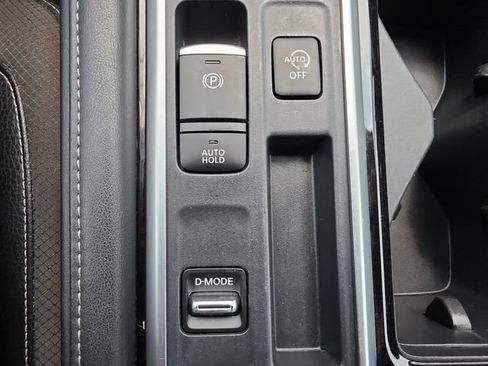 Used 2024 Nissan Pathfinder SL w/ SL Premium Package FWD image 28