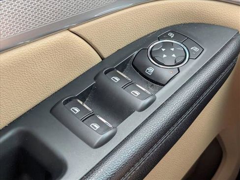 Used 2017 Ford Explorer XLT w/ Equipment Group 202A image 12