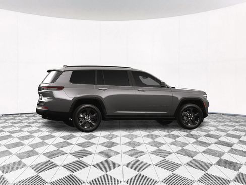 New 2025 Jeep Grand Cherokee L Limited w/ Black Appearance Package image 9