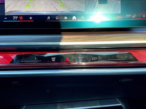 Used 2023 BMW 760i xDrive w/ Executive Package image 15