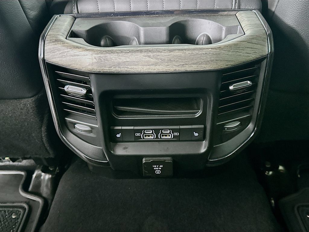 Used 2025 RAM 2500 Limited AWD/4WD image 21