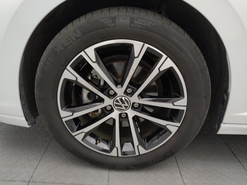 Used 2025 Volkswagen Jetta Sport FWD image 31