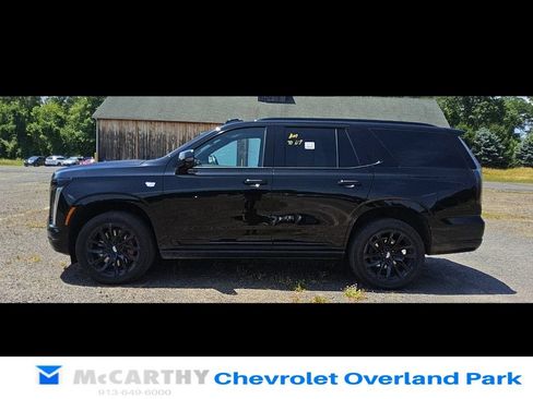 Used 2025 Cadillac Escalade Sport AWD/4WD image 6