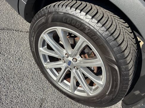 Used 2017 Ford Explorer Limited image 14