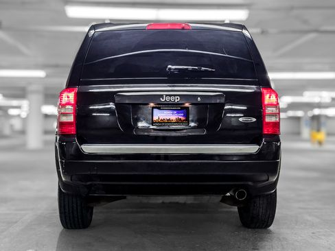 Used 2017 Jeep Patriot Sport FWD image 8