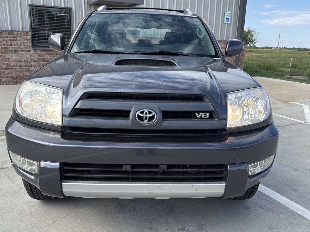 Used 2005 Toyota 4Runner SR5 AWD/4WD image 5