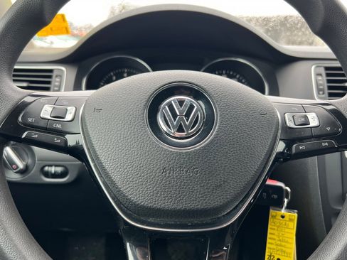 Used 2017 Volkswagen Jetta S image 18