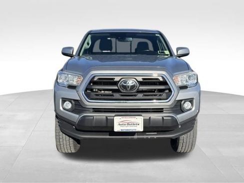 Used 2019 Toyota Tacoma SR5 image 2