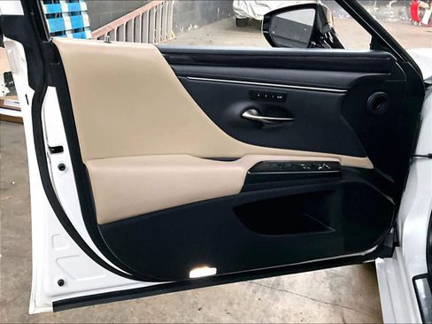 Used 2020 Lexus ES 350 w/ Premium Package image 24