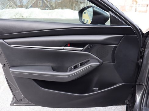 Used 2020 MAZDA MAZDA3 Sedan w/ Select Package image 22