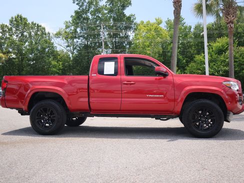 Used 2019 Toyota Tacoma SR5 RWD image 6