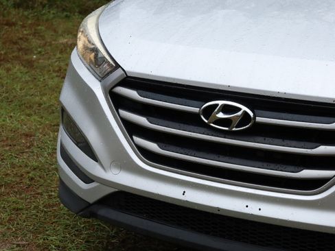 Used 2018 Hyundai Tucson SEL image 18