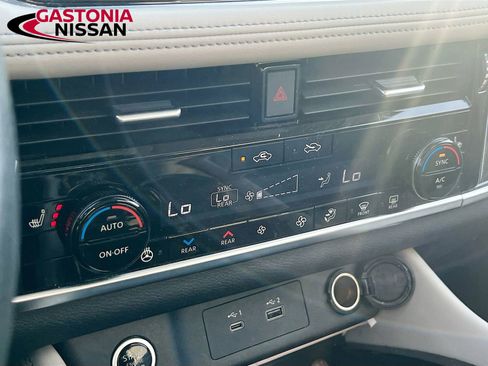 Used 2023 Nissan Rogue SL w/ SL Premium Package image 21