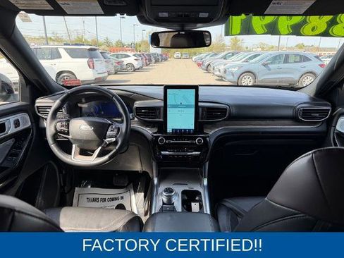 Certified 2022 Ford Explorer Platinum w/ Equipment Group 601A AWD/4WD image 5